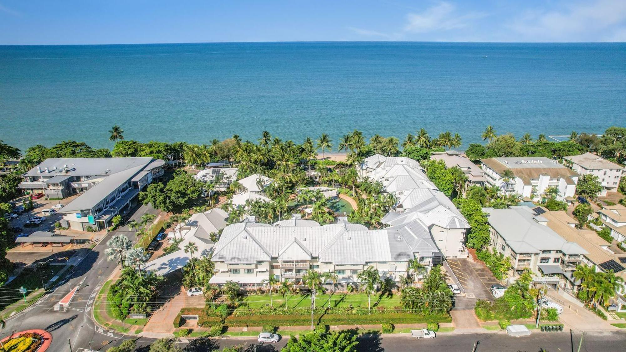 Coral Sands Beachfront Resort Trinity Beach Buitenkant foto