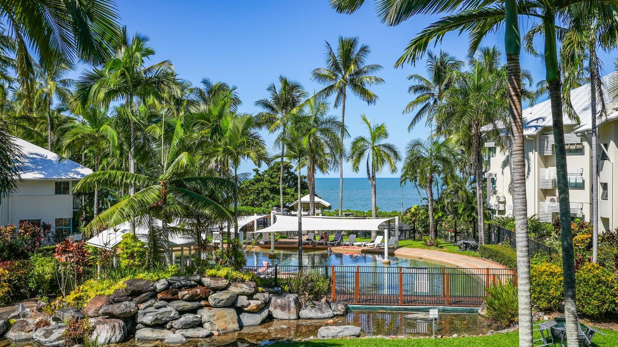 Coral Sands Beachfront Resort Trinity Beach Buitenkant foto