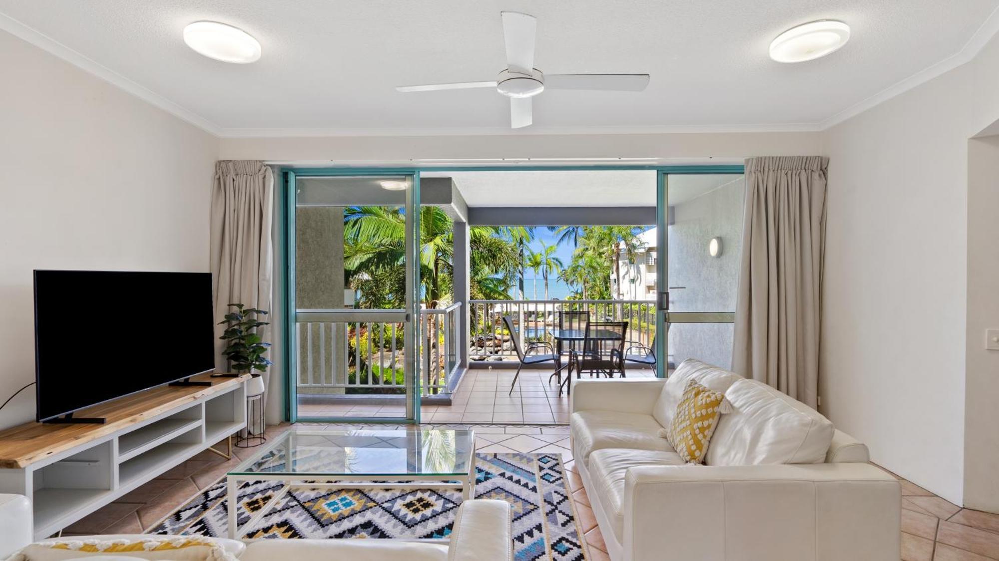 Coral Sands Beachfront Resort Trinity Beach Buitenkant foto