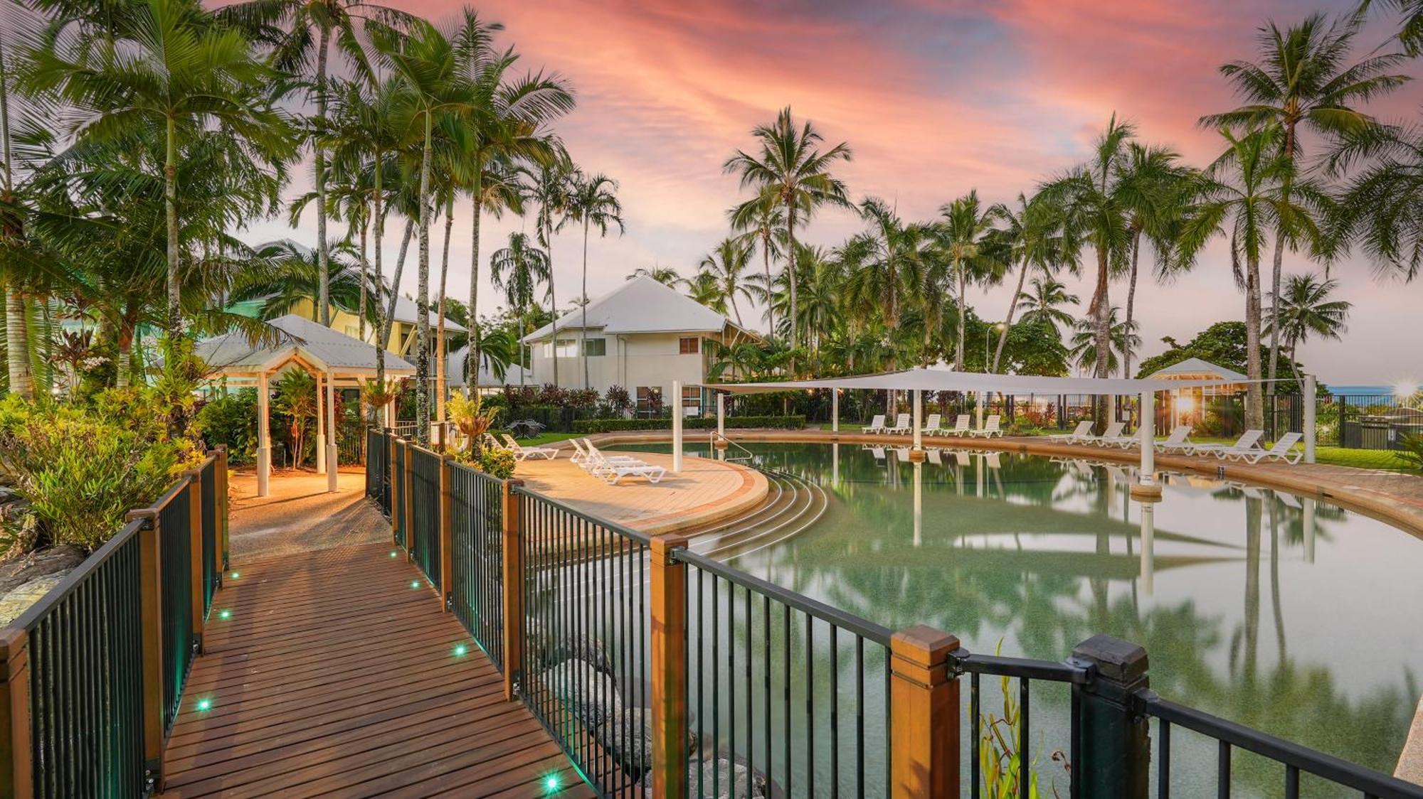 Coral Sands Beachfront Resort Trinity Beach Buitenkant foto