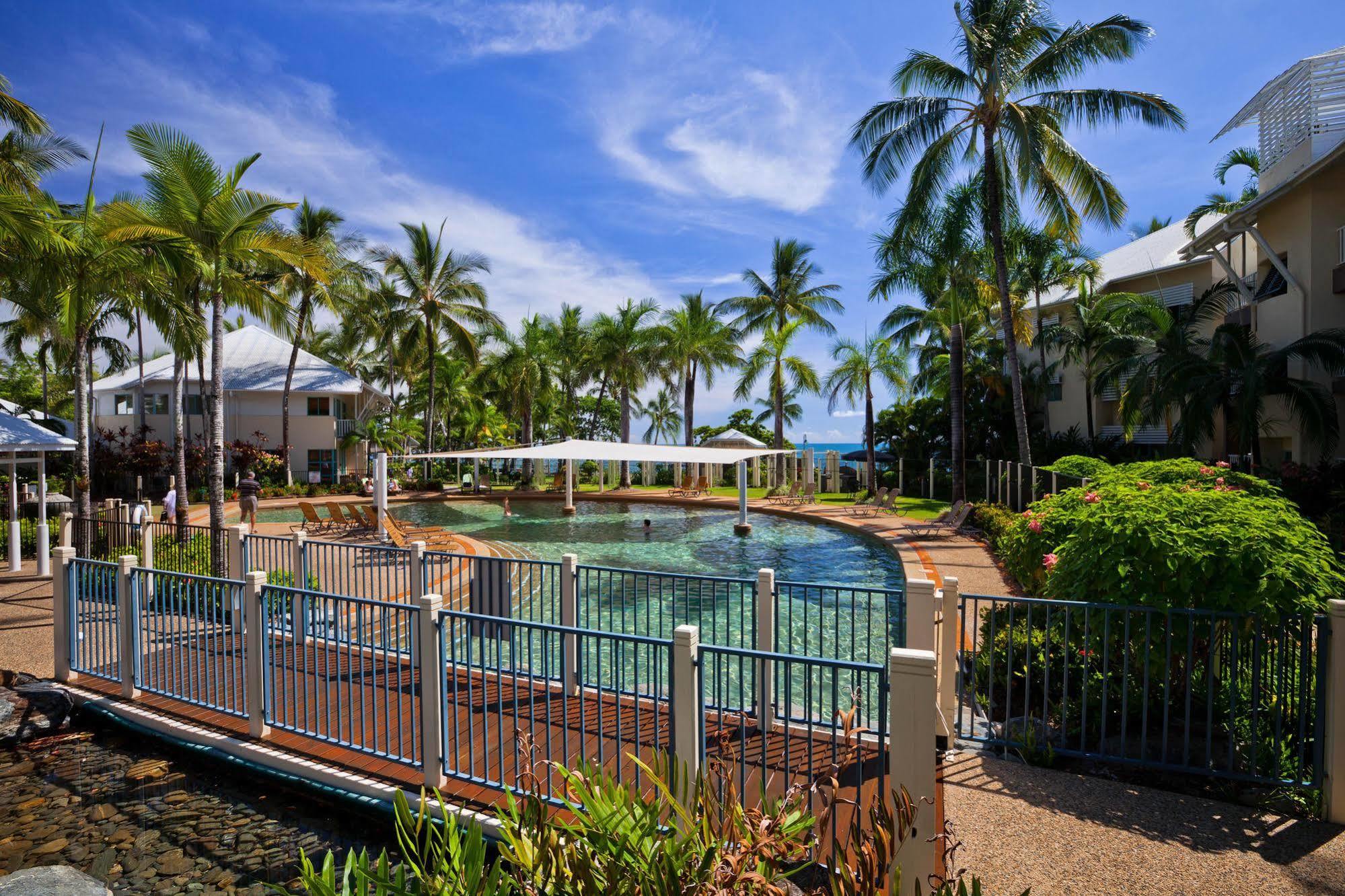 Coral Sands Beachfront Resort Trinity Beach Buitenkant foto